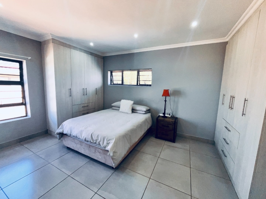 4 Bedroom Property for Sale in Wavecrest Eastern Cape